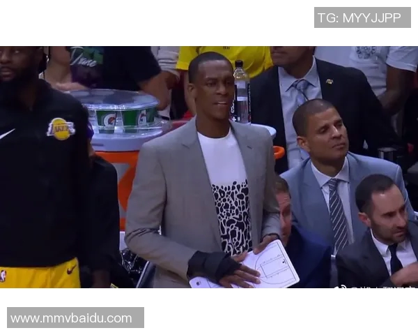 多特蒙德与主教练激烈冲突升级 球员和教练关系紧张局势加剧 多特蒙德与主教练激烈冲突升级 球员和教练关系紧张局势加剧